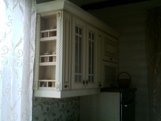 Балкончики с балюстрадами для хранения разных баночек.